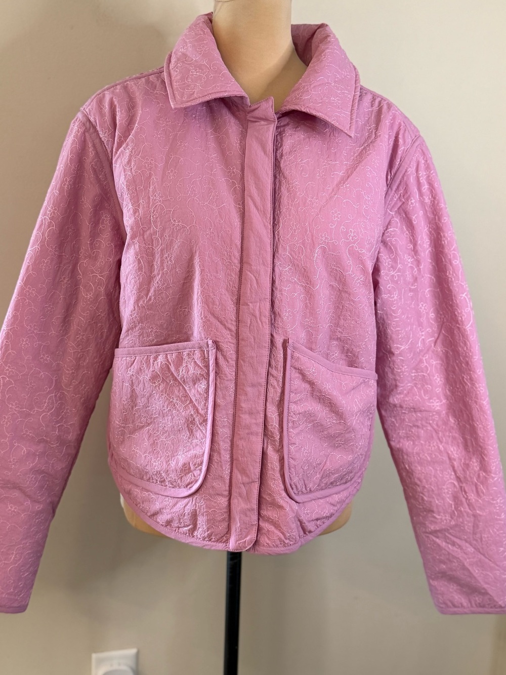 Pink floral embroidered outerwear jacket pockets snaps coquette preppy cottage M